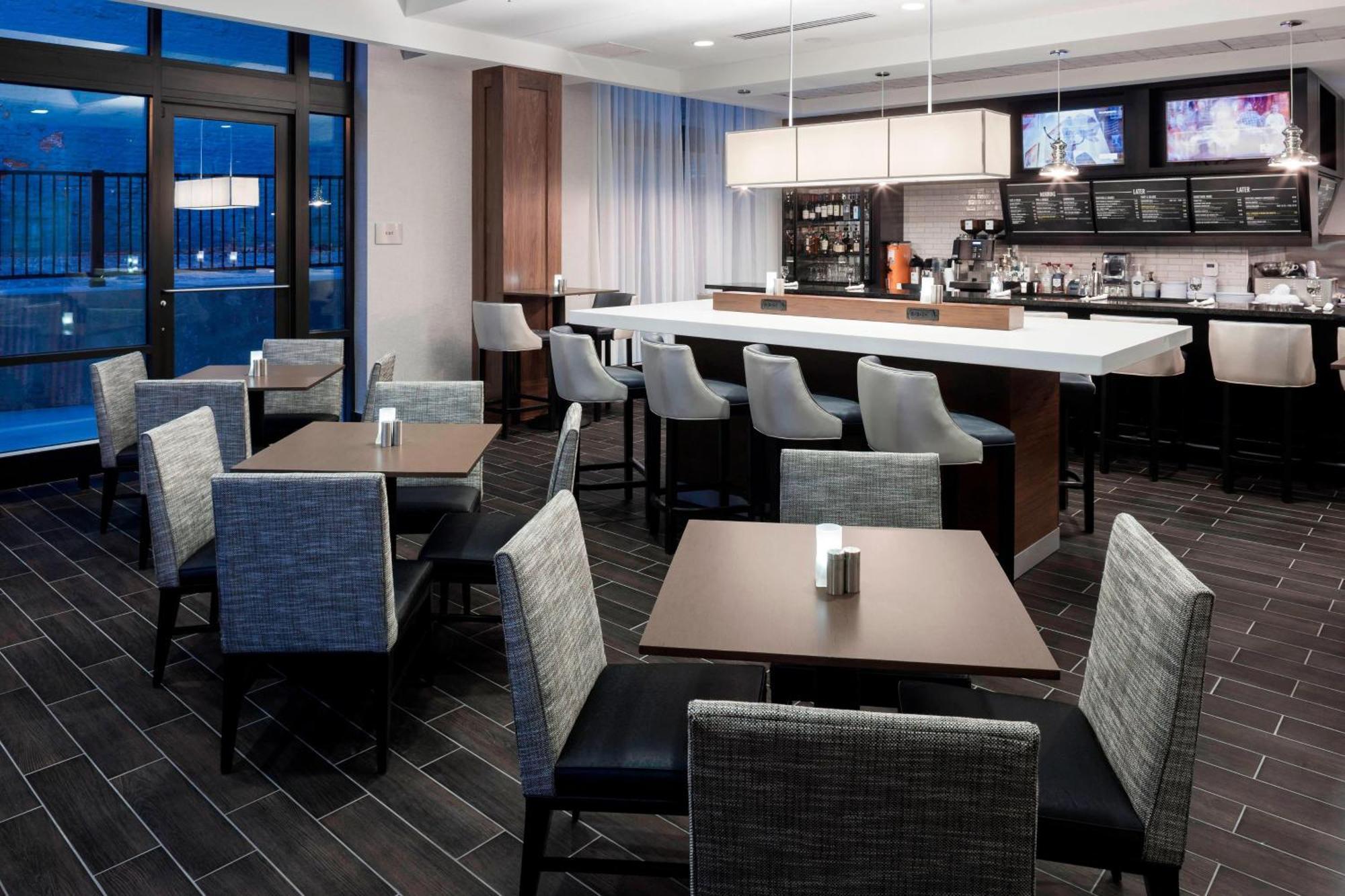 Courtyard By Marriott Richmond Downtown Hotell Eksteriør bilde